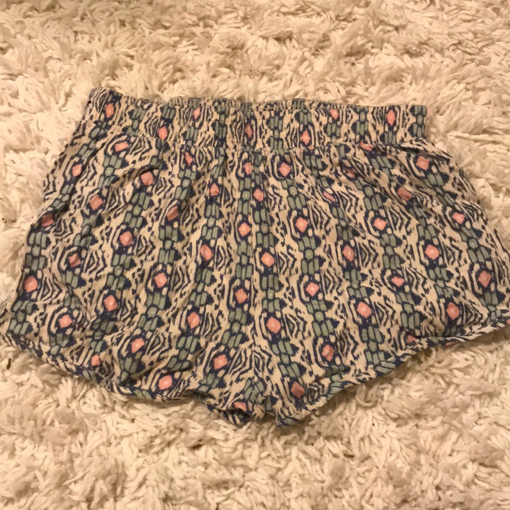 Hollister tribal shorts - Picture 4 of 5